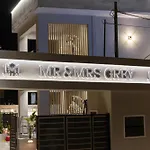 Μr & Μrs Grey Villas
