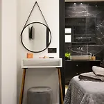 Μr & Μrs Grey Villas