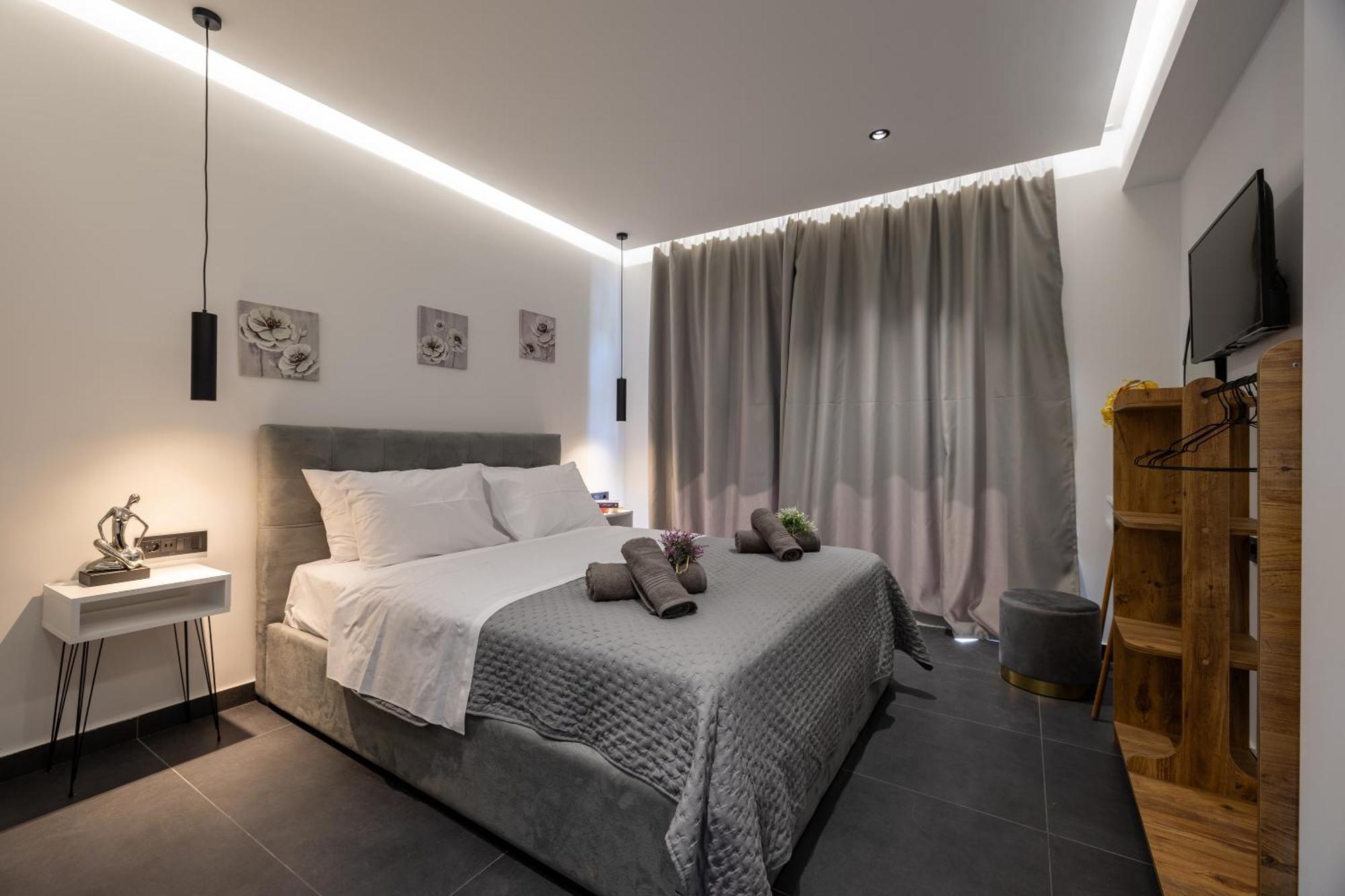 μr & μrs Grey Vila *